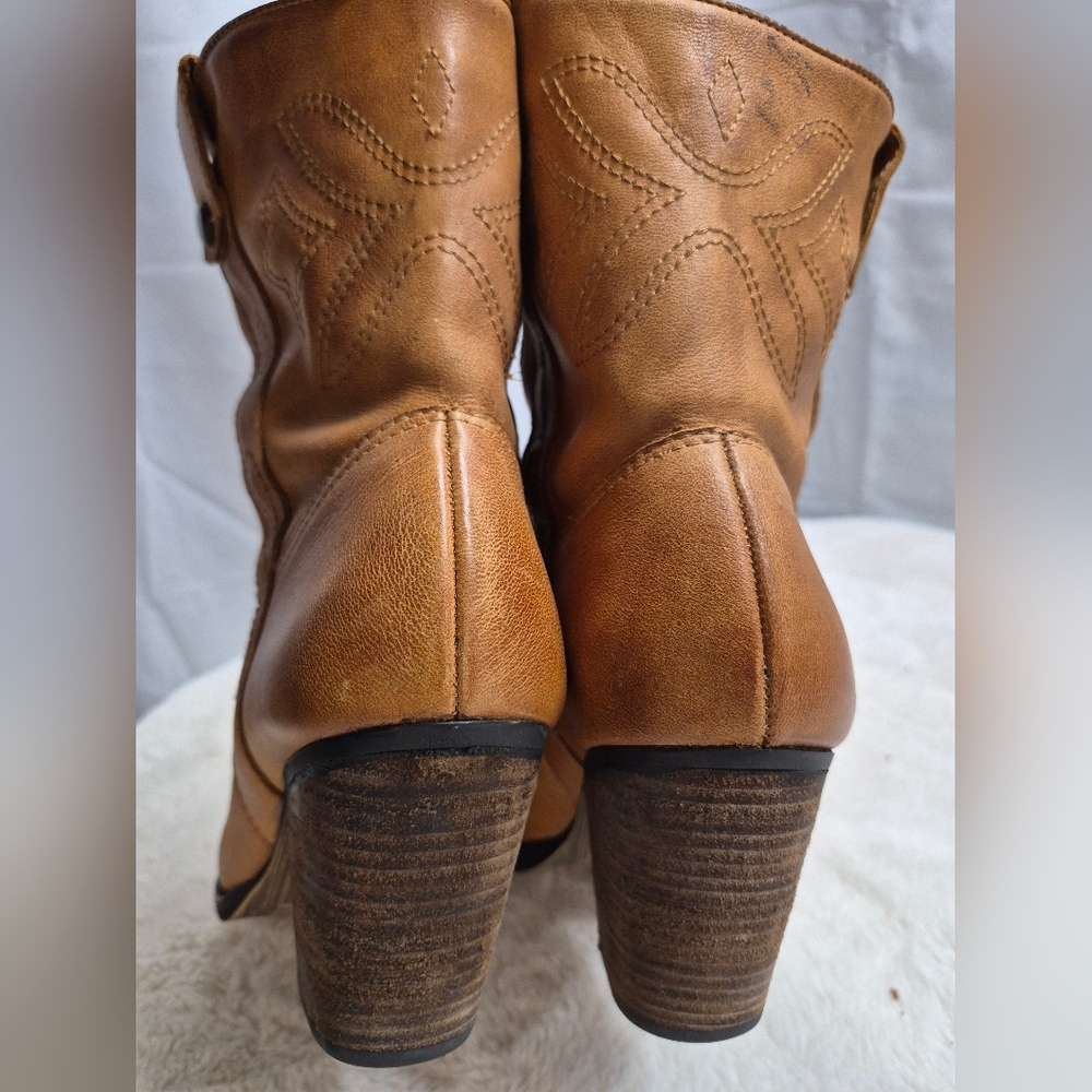 Gianni Bini Western Boots Camel Brown Leather Size 10 (Small/Narrow 9.5) READ - Picture 12 of 13